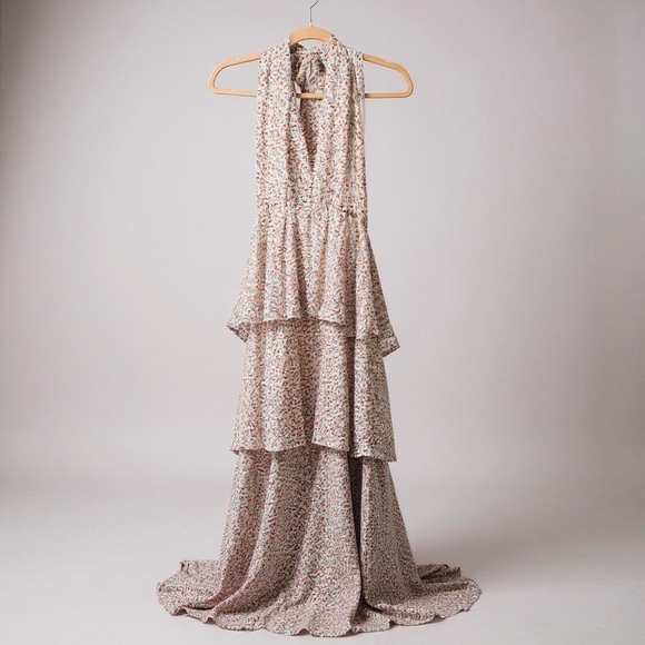 Aakaa Dresses & Skirts - Aakaa Floral Tiered Open Back Dress. Size Medium